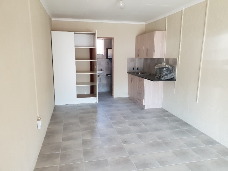 To Let 1 Bedroom Property for Rent in Meiringspark North West